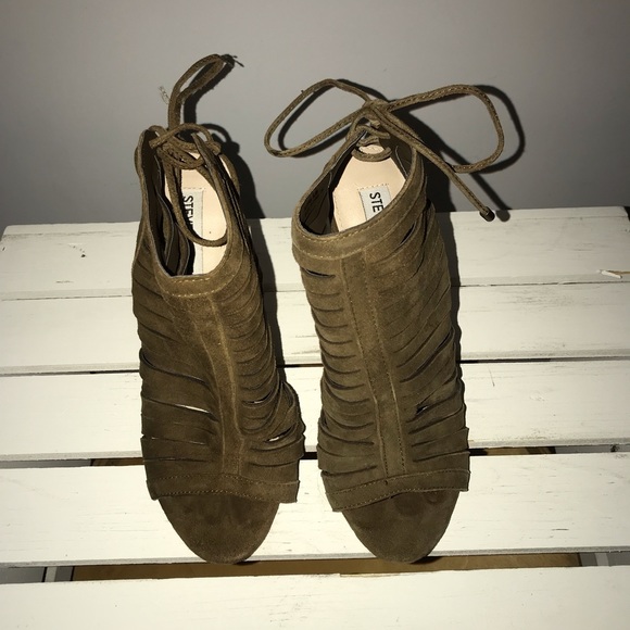 Steve Madden ‘Alayna’ Cage Sandal - Army Green - Picture 3 of 4